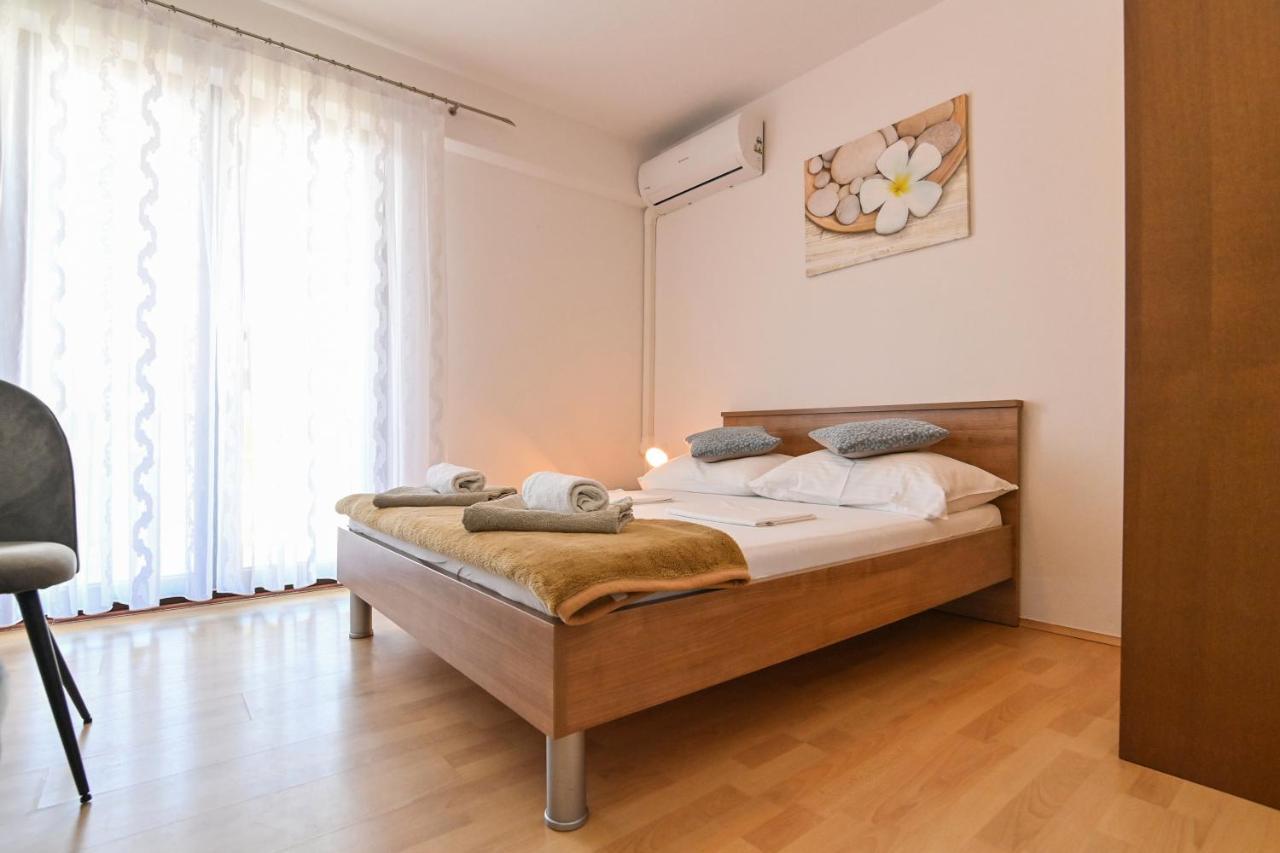 Rooms & Apartments Jadranka Baska  Exterior photo