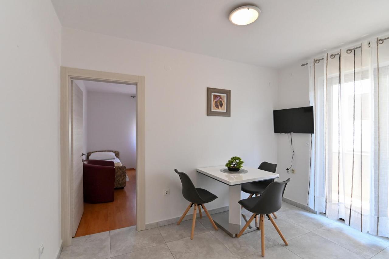 Rooms & Apartments Jadranka Baska  Exterior photo