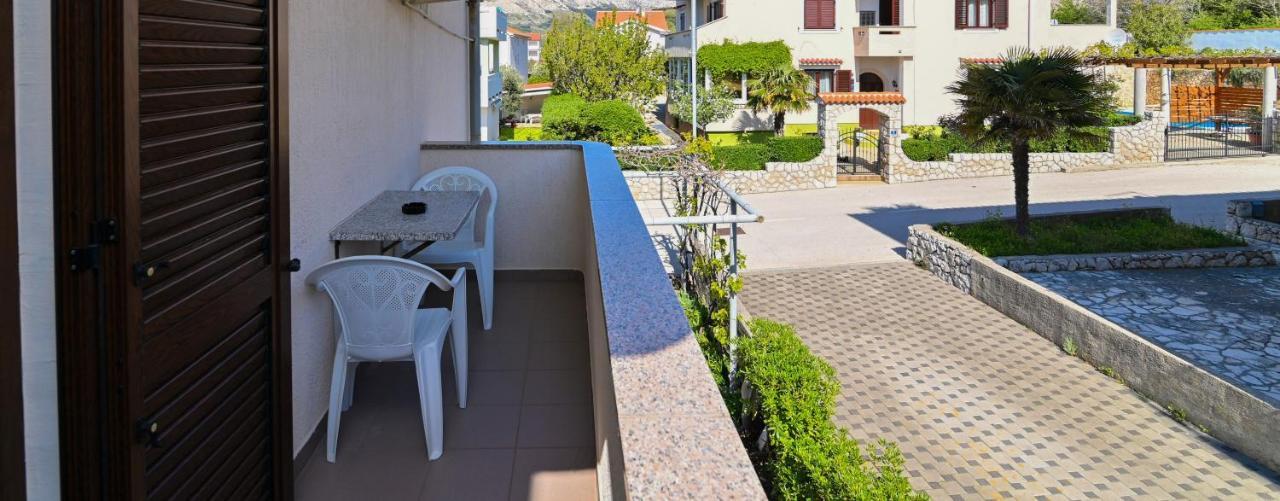 Rooms & Apartments Jadranka Baska  Exterior photo